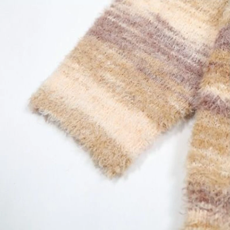 2025 سترة أمريكية متباينة الألوان بتغيير تدريجي بتصميم مخطط برقبة دائرية سترة محبوكة فضفاضة وعصرية للزوجين