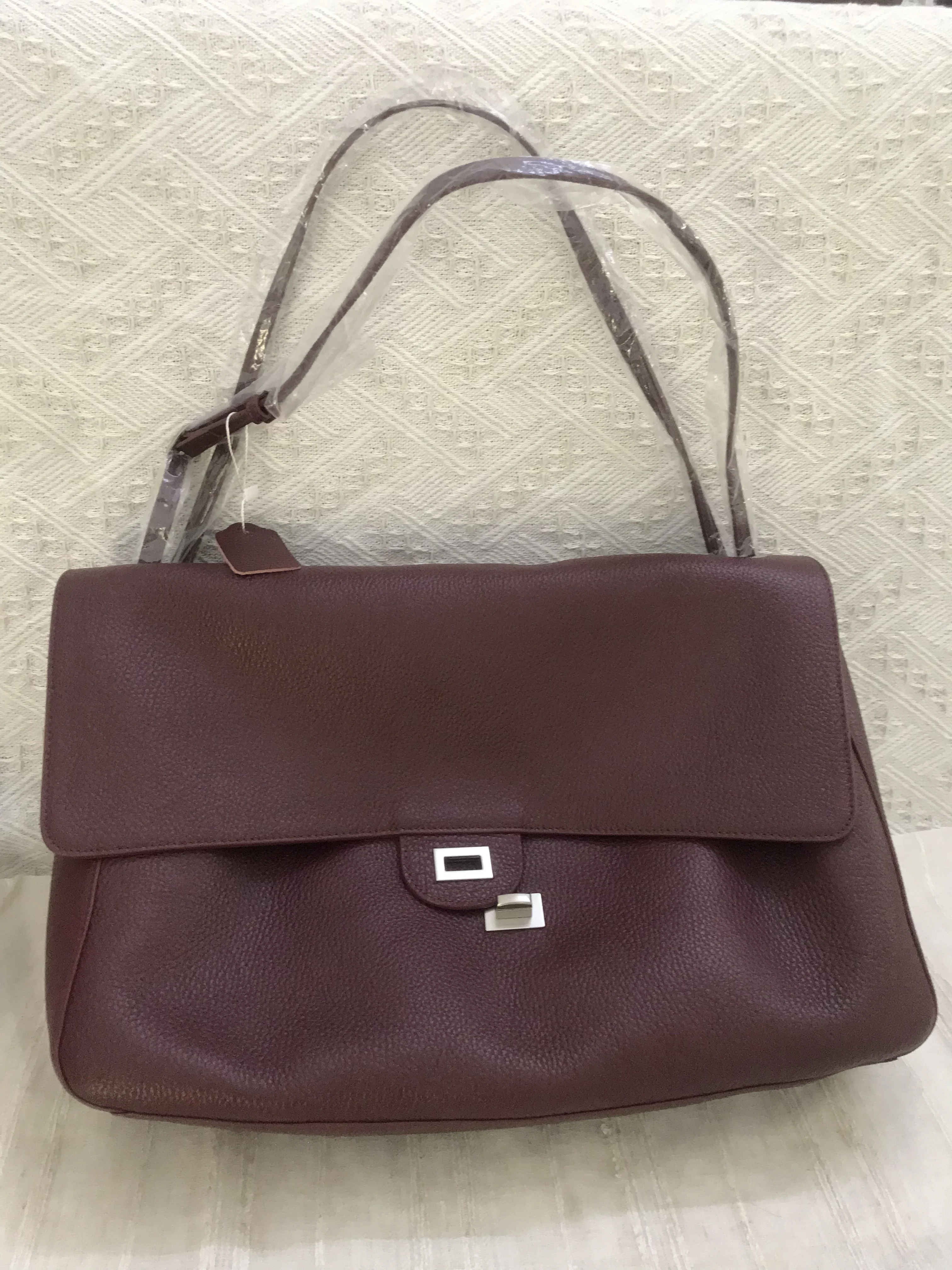 2026 Fall/Winter Women's Large Capacity Suede Leather Messenger Bag, Old Money Aesthetic Slouchy Maxi Flap Bag, Burgundy Leather