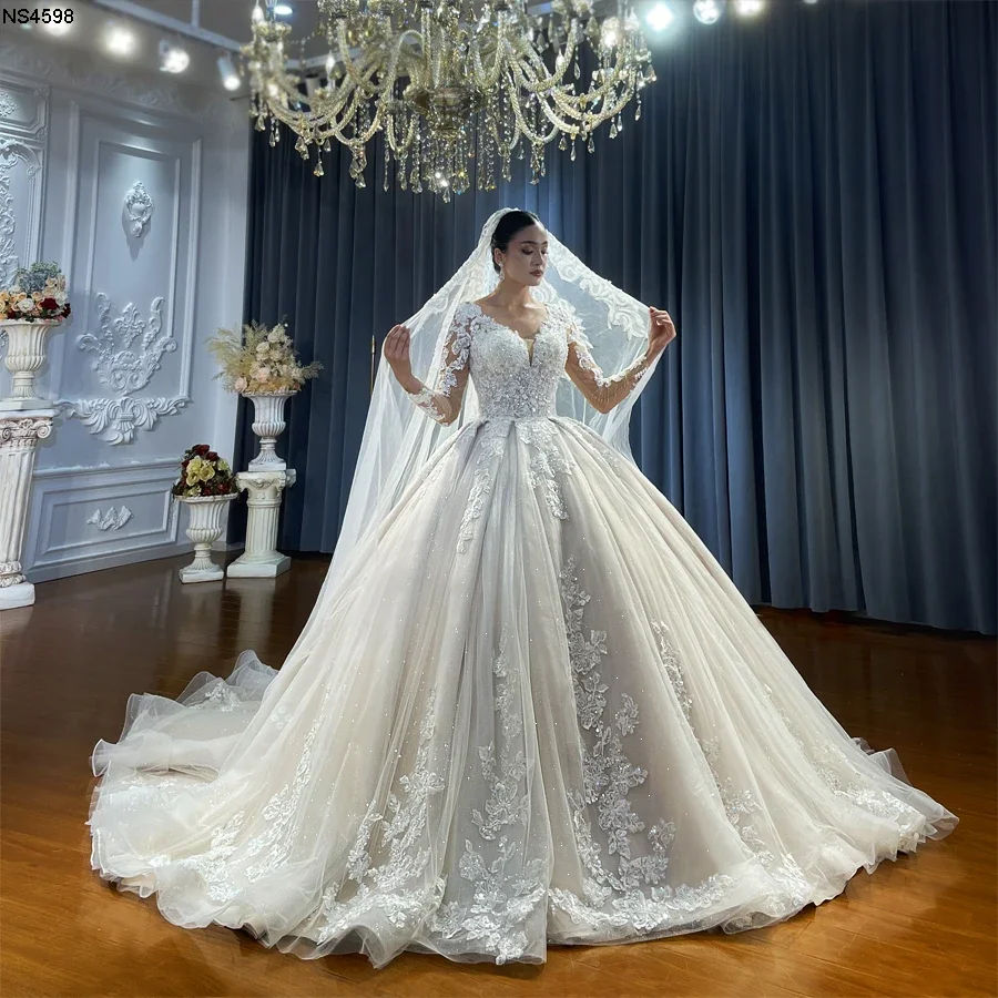 Customized Luxury V-neckline Gown Wedding Dresses Long Sleeves Wedding Dress Amanda Novias Official