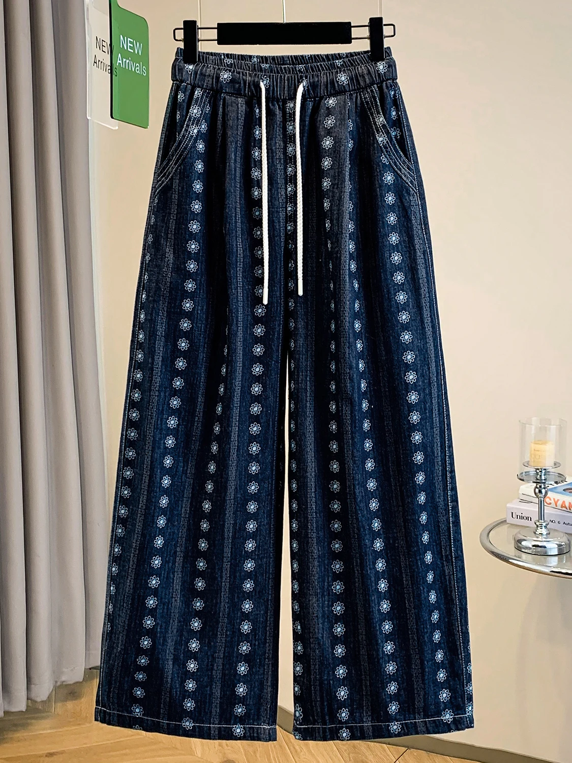 

Blue Embroidered Elastic Waist Wide Leg Jeans Women's Spring 2026 Casual Straight Cut Pants Floral Pattern Slim Fit Trousers