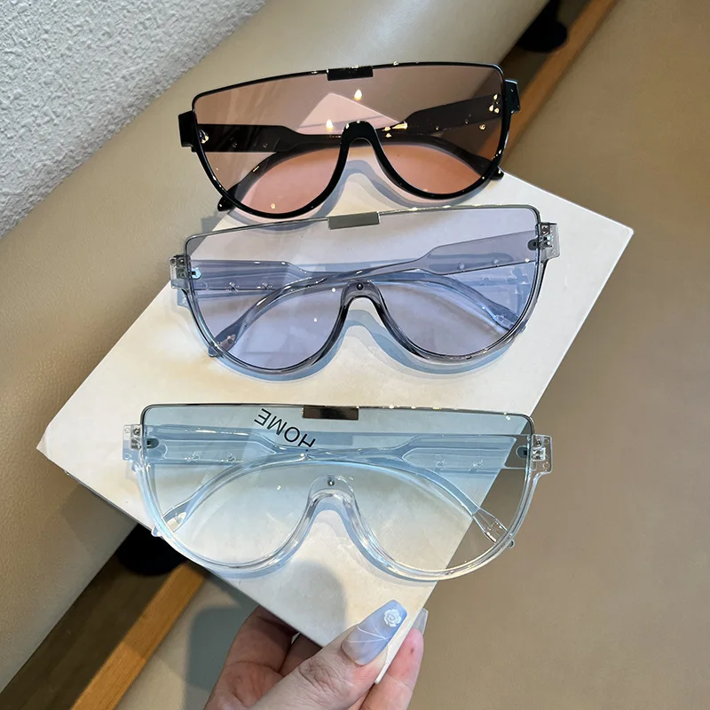 

New retro fashion large frame one-piece half frame brown sunglasses with European and American style anti strong light