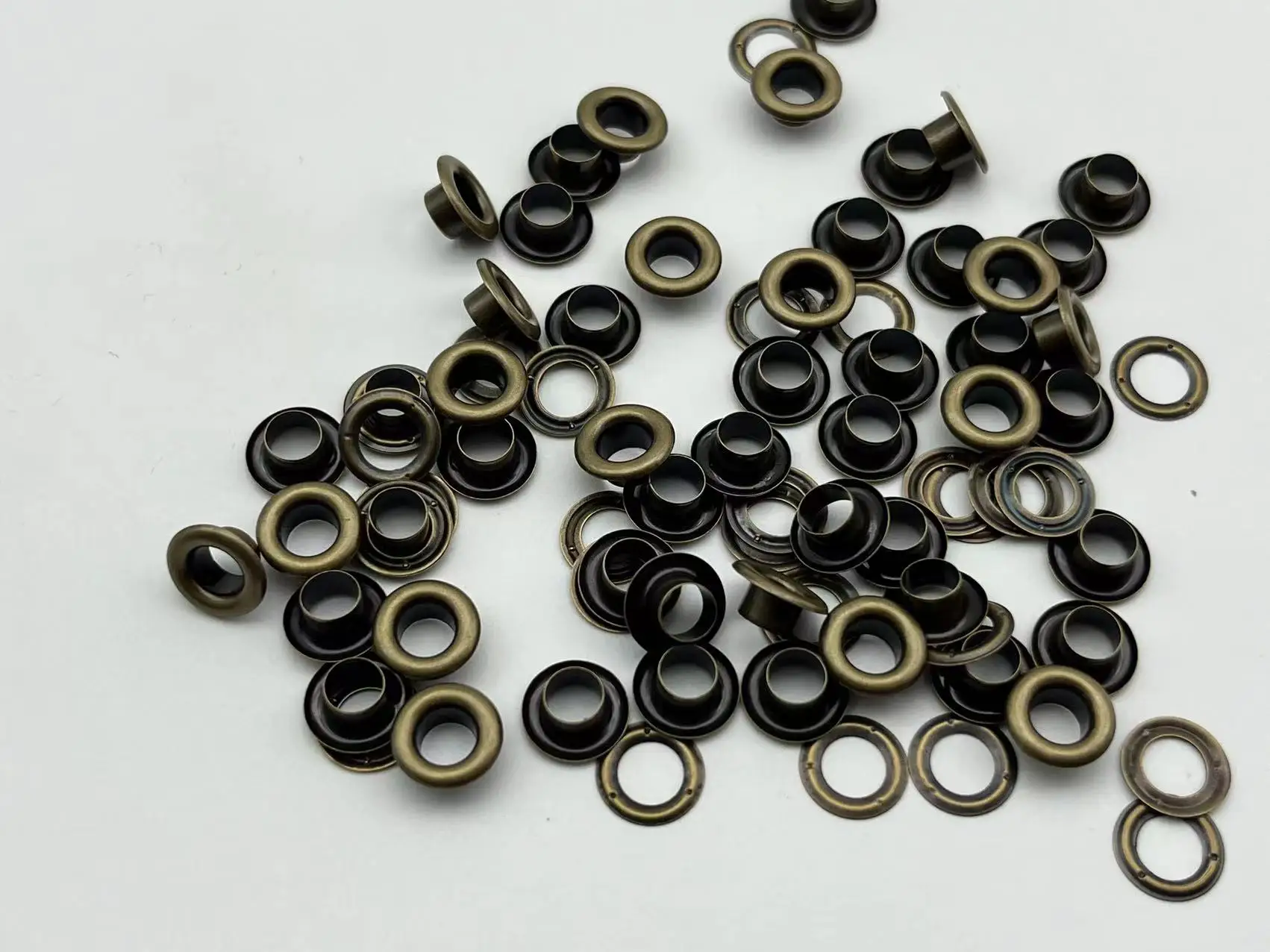 500 Set Solid Brass round Eyelets Gold for Fashion Accessories - Ideal for down Jackets Quilt Covers Curtains Hats And Bags