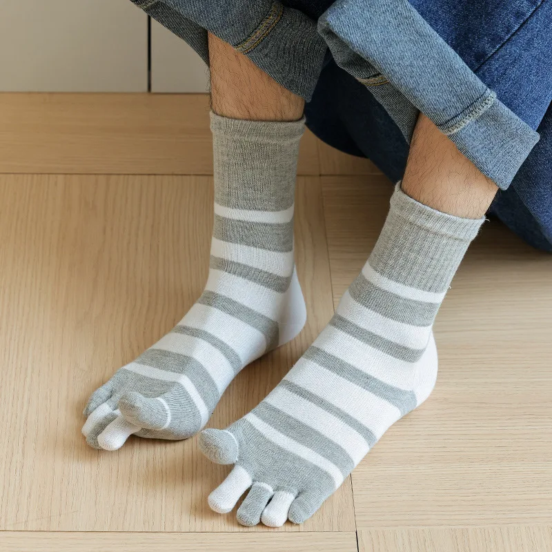 1 Pairs Man 5 Finger Socks Cotton Classic Black White Stripe Zebra Toe Sport Socks Anti-odour Sweat-Wicking Five-Toe Split Toe