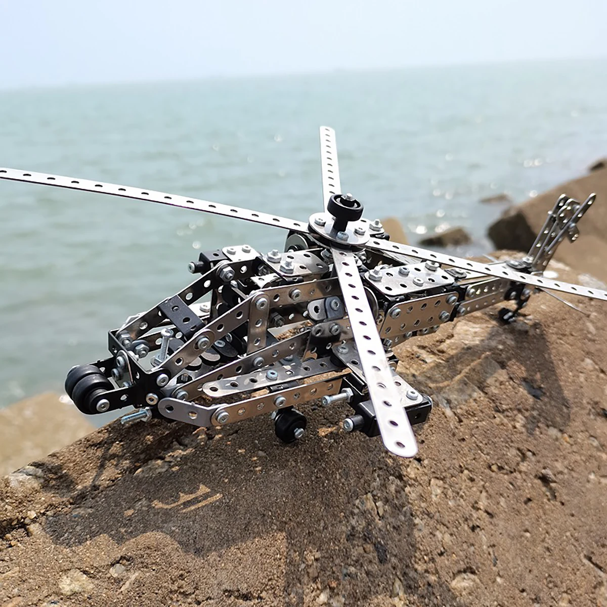 3D Metal Building Blocks Apache Helicopter Model DIY Screw Nut Assembly Brick Toy Adult High Difficulty Birthday Gift