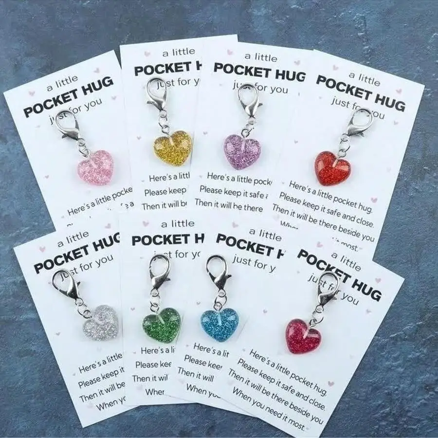 1/5/10/20/50/100pcs Cartoon Heart Shaped Keychain Set, Minimalist Resin Heart Design, Comes With Pocket Hug Greeting Card, Ideal