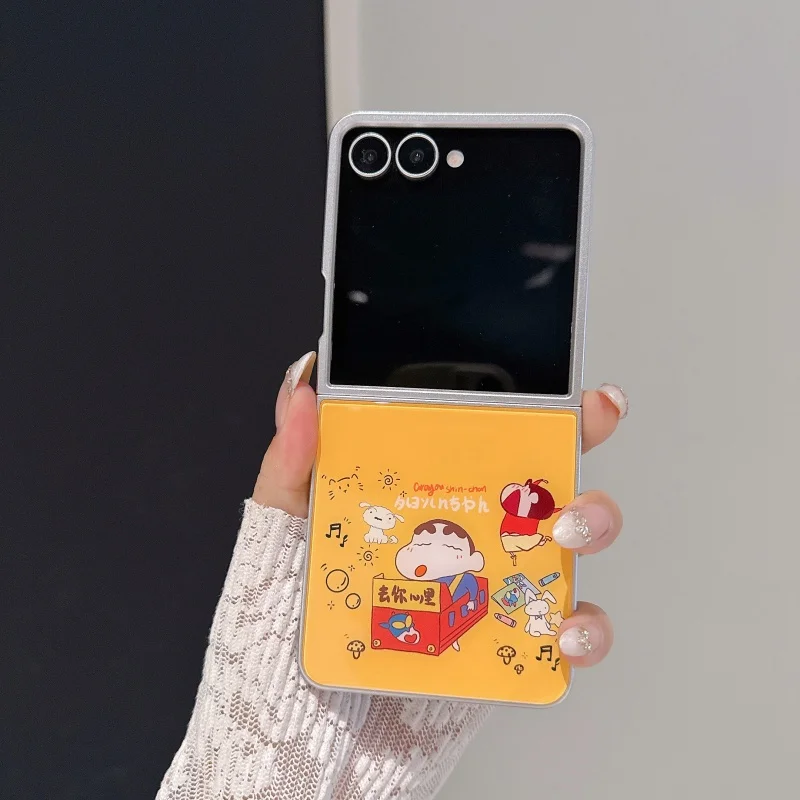 

Luxury Cute Cartoon Crayon Shin-chan Nohara Shiro glass phone Case For Samsung Z Flip 7 5 6 Z Flip7 Lovely Shin-chan Cover﻿﻿﻿﻿﻿﻿
