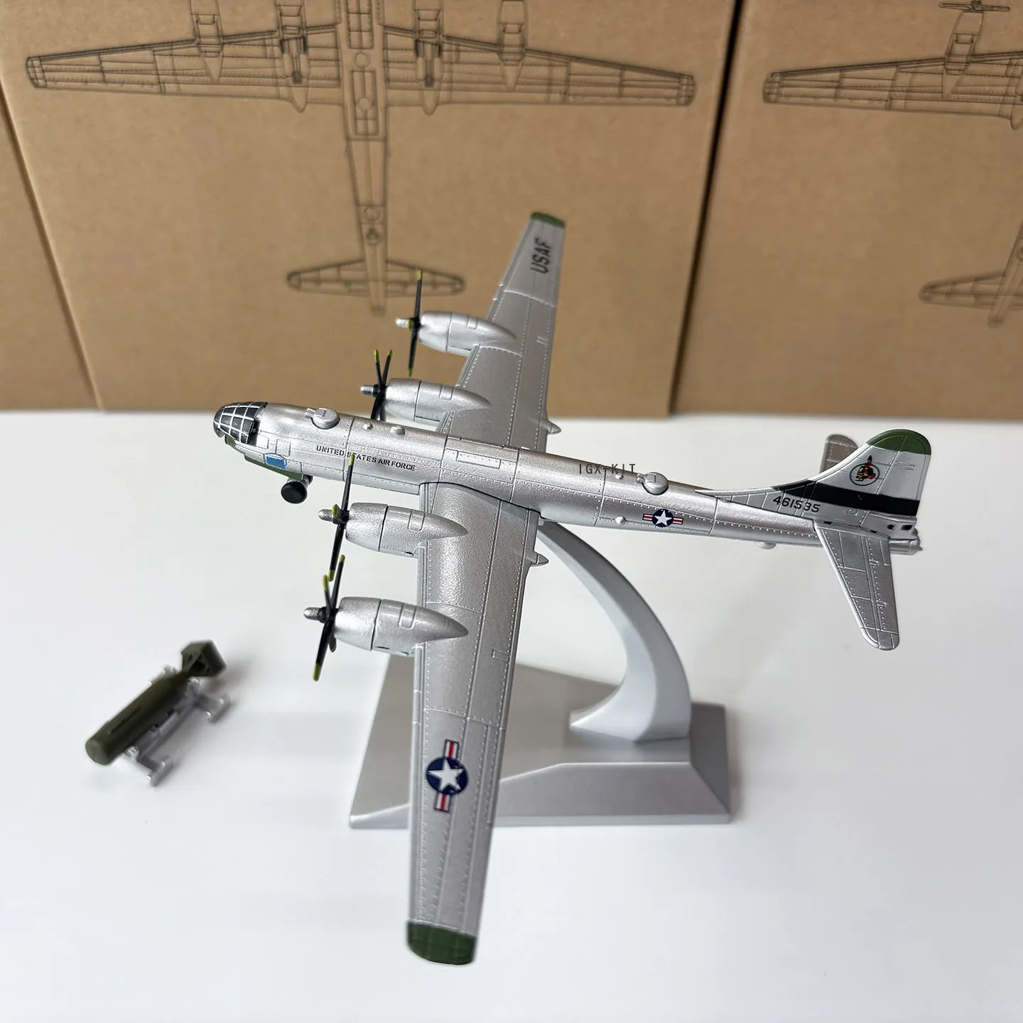 Immagine 3: Pressofuso in scala 1:200 US B-29 Fortezza aerotrasportata B29 Bomber pesante in lega rifinita modello di volo statico decorazione display ornamento