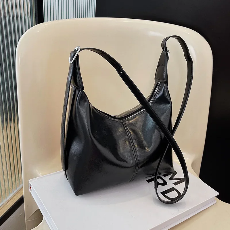 

Popular simple solid color casual retro bag fashionable shoulder underarm tote bag