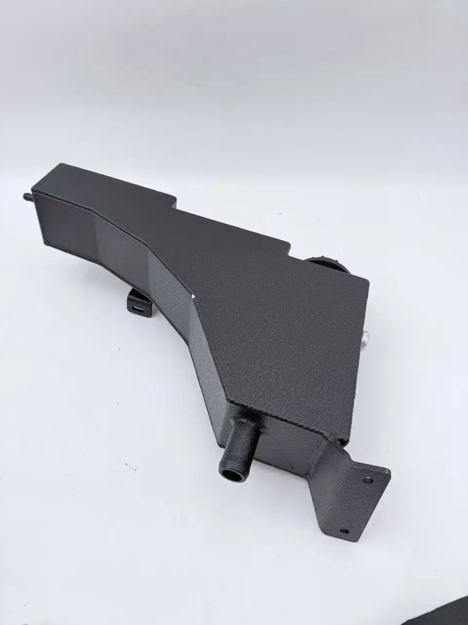 Black Aluminum Coolant Expansion Reservoir Tank For Ford F250 F350 Super Duty Excursion 99-05 Replace 2C3Z8A080AA F6DZ8100A view 3