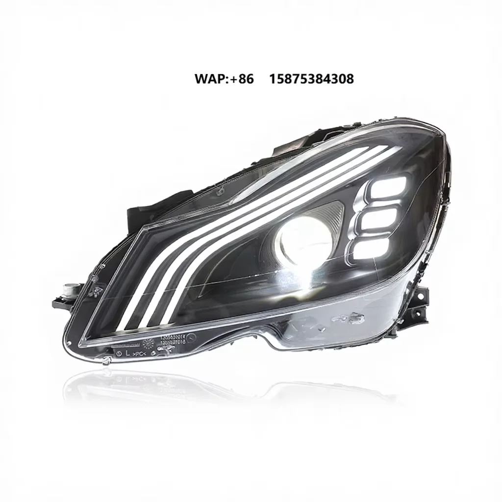 A Pair of Headlights for 2011-2014   C-Class W204