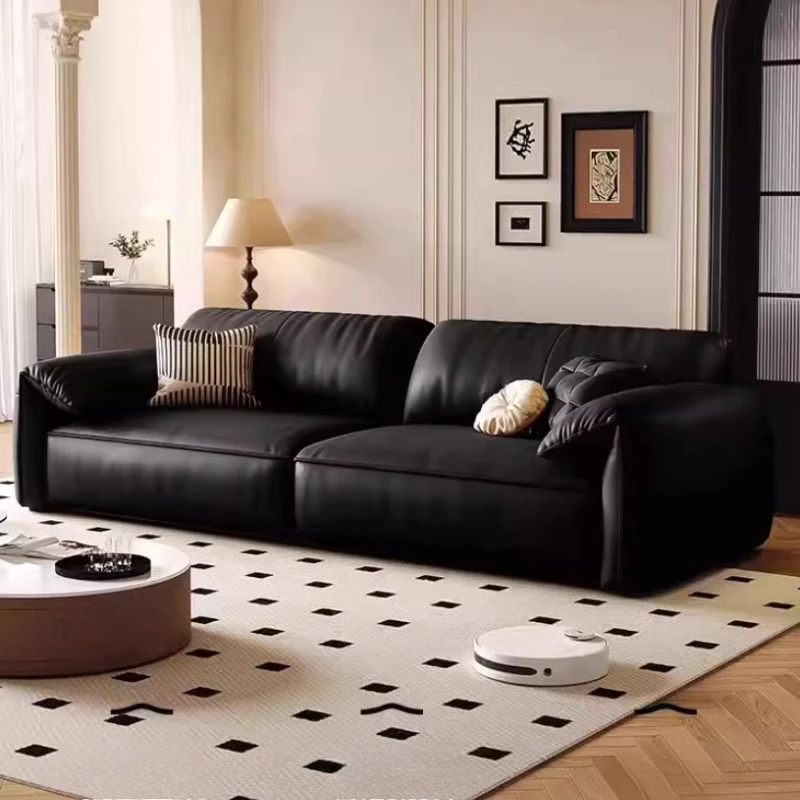 Elefantenohr-Ledersofa im italienischen minimalistischen Design, Couch aus hochwertigem Rindsleder für kleine und große Wohnräume, moderne Möbel.