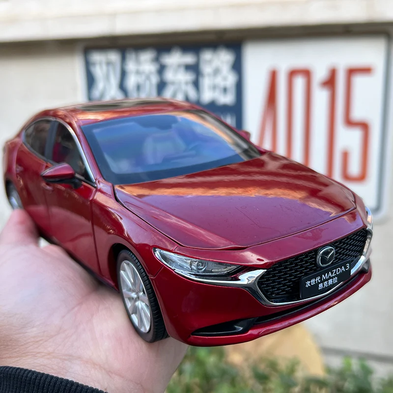 Diecast Alloy 1:18 Scale Mazda 3 Axela Cars Model Red Adult Nostalgia Classics Collection Toys Souvenir Gifts Static Display