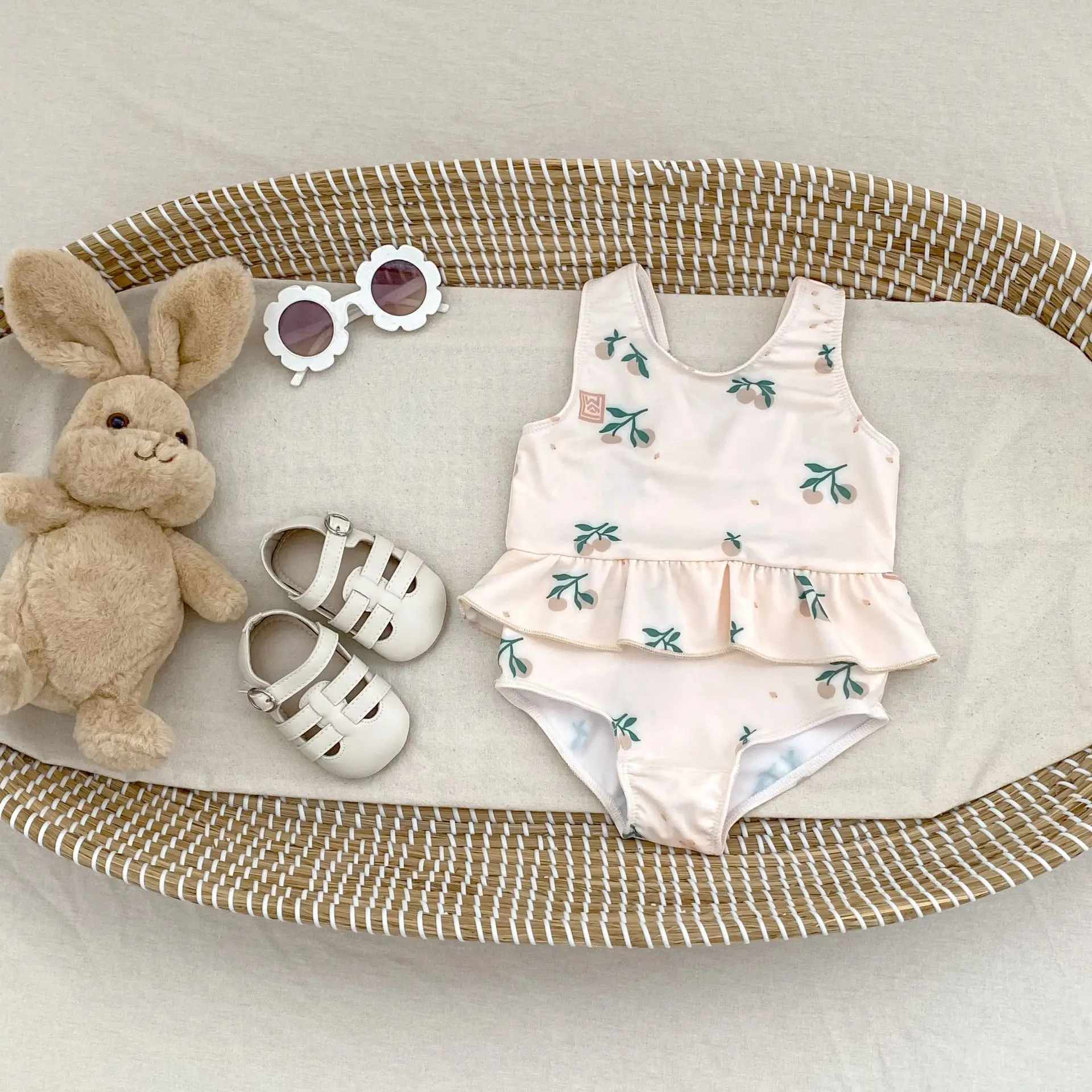 

Весенне-осенняя новая одежда для малышей 2–4 лет, купальник для маленьких девочек, модный цельный купальник-жилет с цветочным принтом