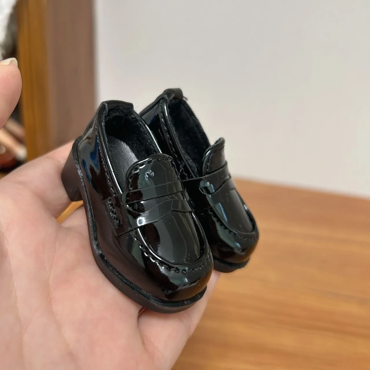 1/4 Bjd Doll Shoes Cute Doll Shoes Clothing Accessories Versatile British Lacquer Leather Loafers Suitable For 1/4 Bjd Doll