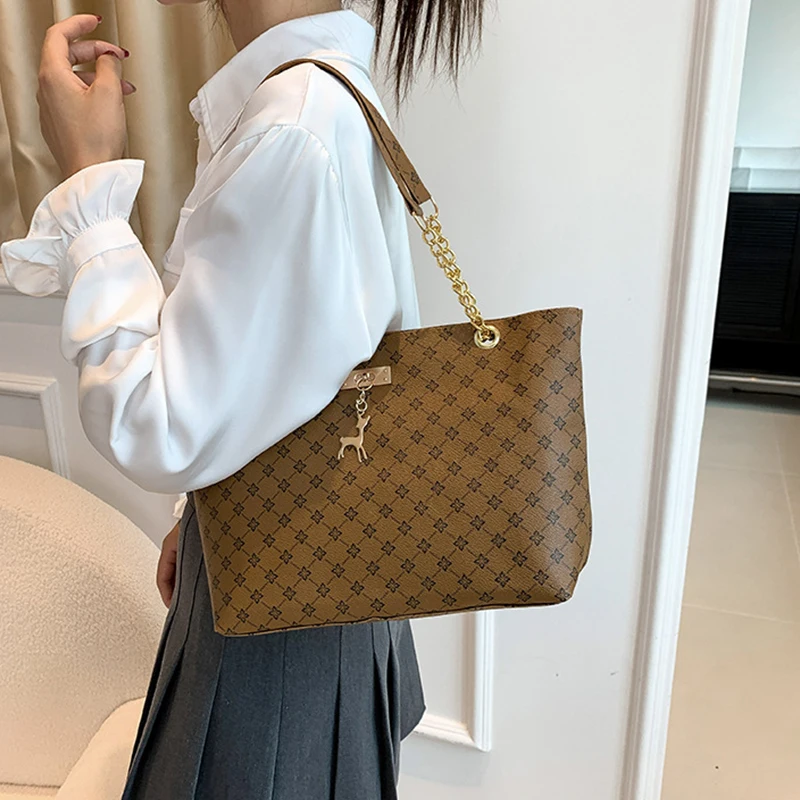 Neue Presbyopia-Handtasche mit Textur, weichem Leder, großem Fassungsvermögen, Tragetasche für Damen mit hängenden Accessoires, Schultertasche – Detail 17