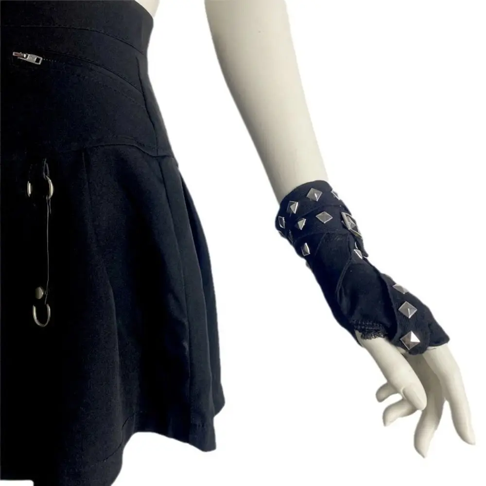 ที่ไม่ซ้ํากันเชือก CROSS Rivet ถุงมือเกาหลีสไตล์ Harajuku Fingerless ถุงมือ Hip hop Gothic แขนสั้นอุ่นกลางแจ้ง