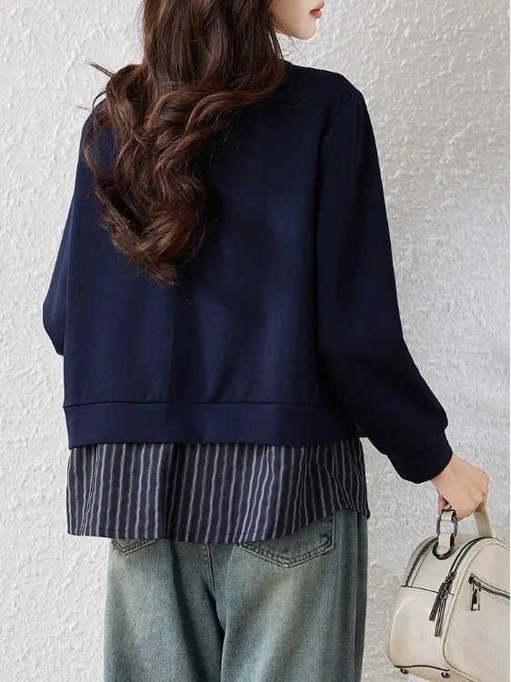 カジュアルなストライプ柄パッチワーク風フェイクツーピース 2026年春ファッション レディース ルーズフィット ロングスリーブ ミドル丈カジュアルトップ