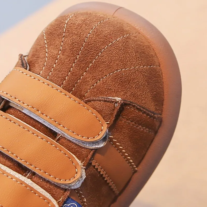 Khaki Boys' sports shoes 2025 winter new children's casual cotton shoes retro velvet Baby girls' shell toe board shoes 23-37
