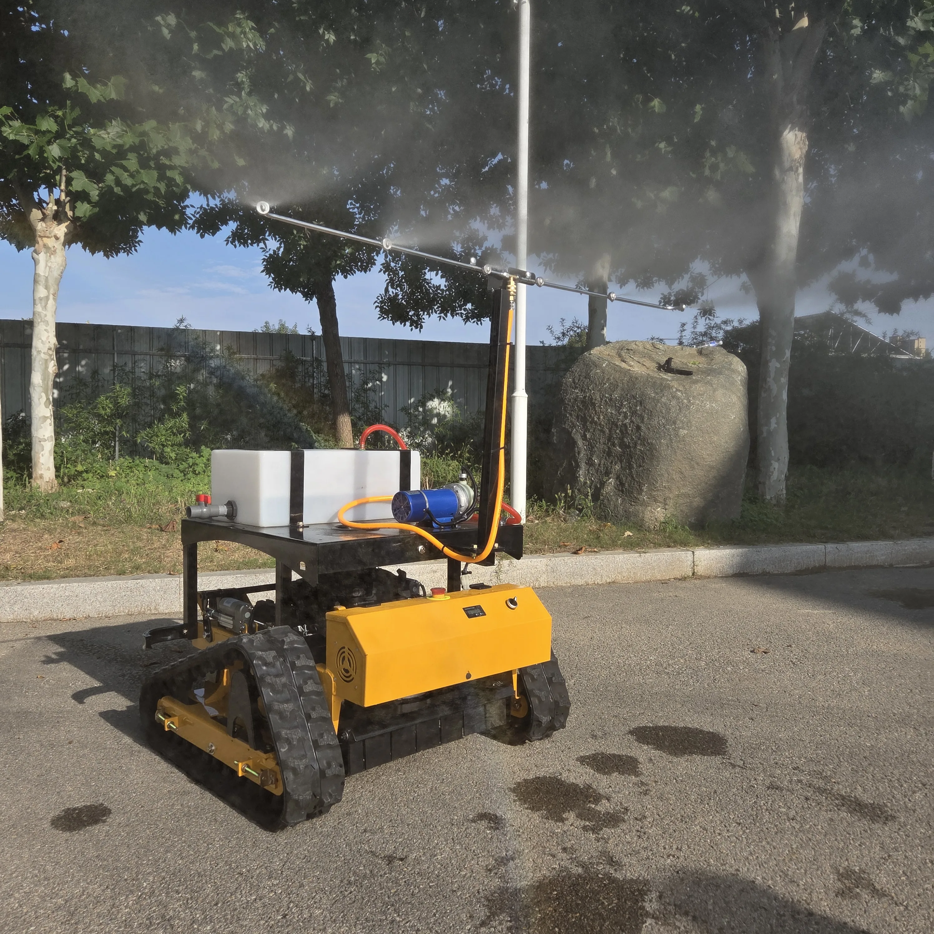 Intelligent Remote Control Sprayer, 2 in 1 Sprayer, Water Tank, Capacity for Orchard, Agriculture, 30l-60l, Hot Selling