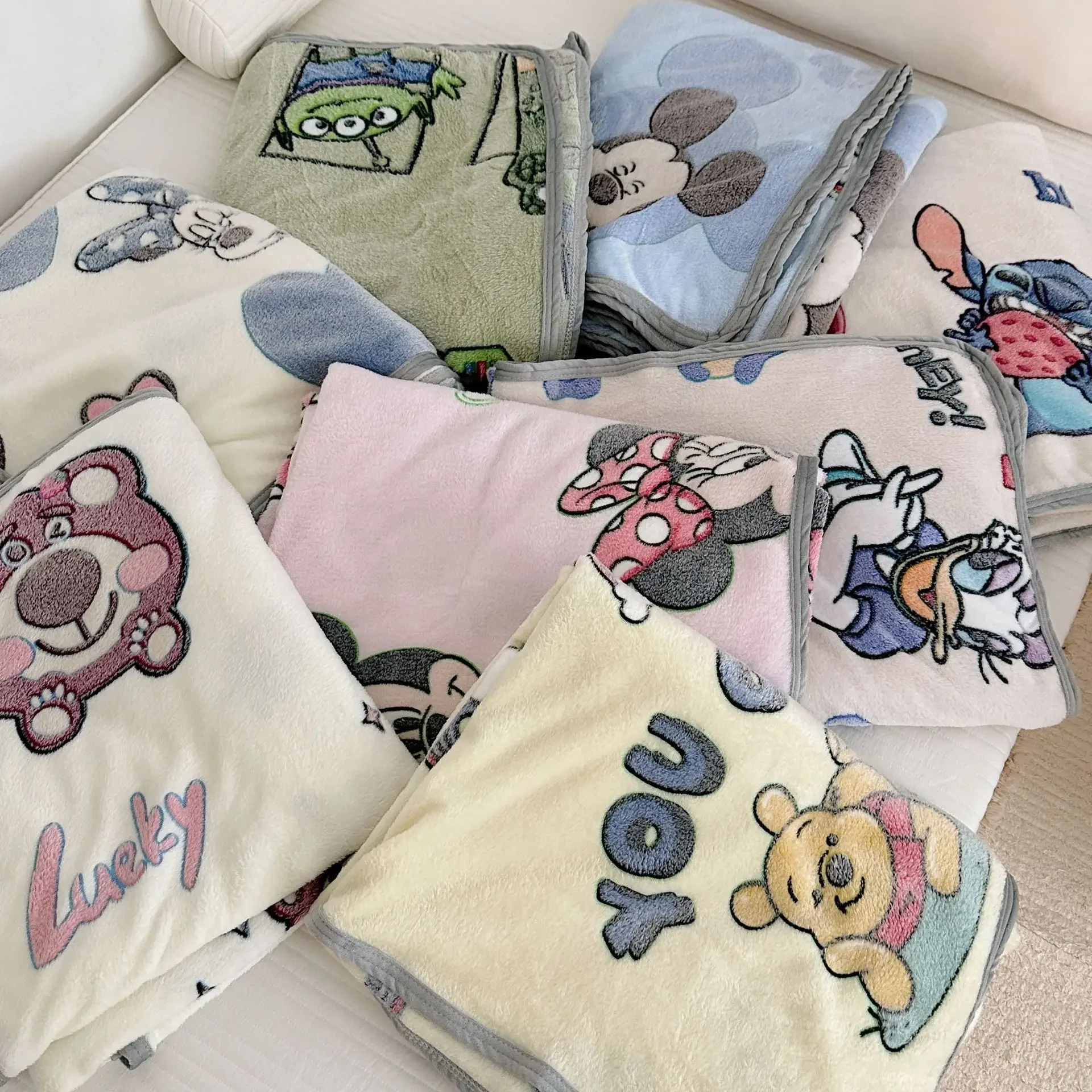 

1pc New Digital Printing Flannel Blanket, Stitch Disney Anime Element Pattern, Casual Warm Blanket, Office Throw Blanket, MINISO