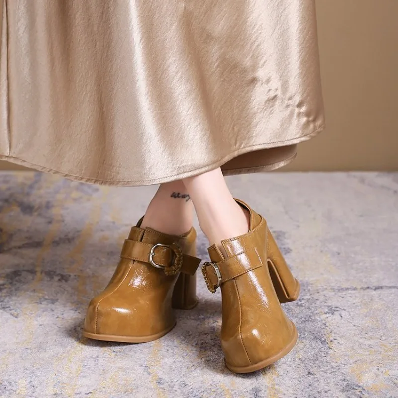2026 new Retro Women Block Heel Shoes RoundToe MetalBuckle LeatherCasual Autumn Winter Ladies Dress Footwear