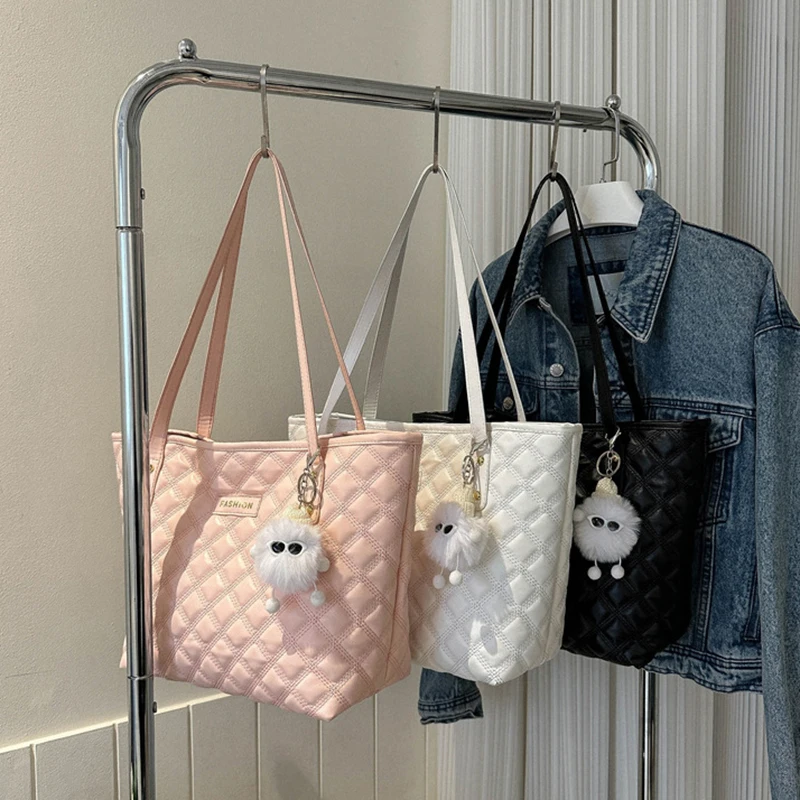 Women Quilted Tote Bag Large Capacity PU Solid Color Shoulder Bag With Pendant Fashion Shoulder Bag Square Single Shoulder Bag