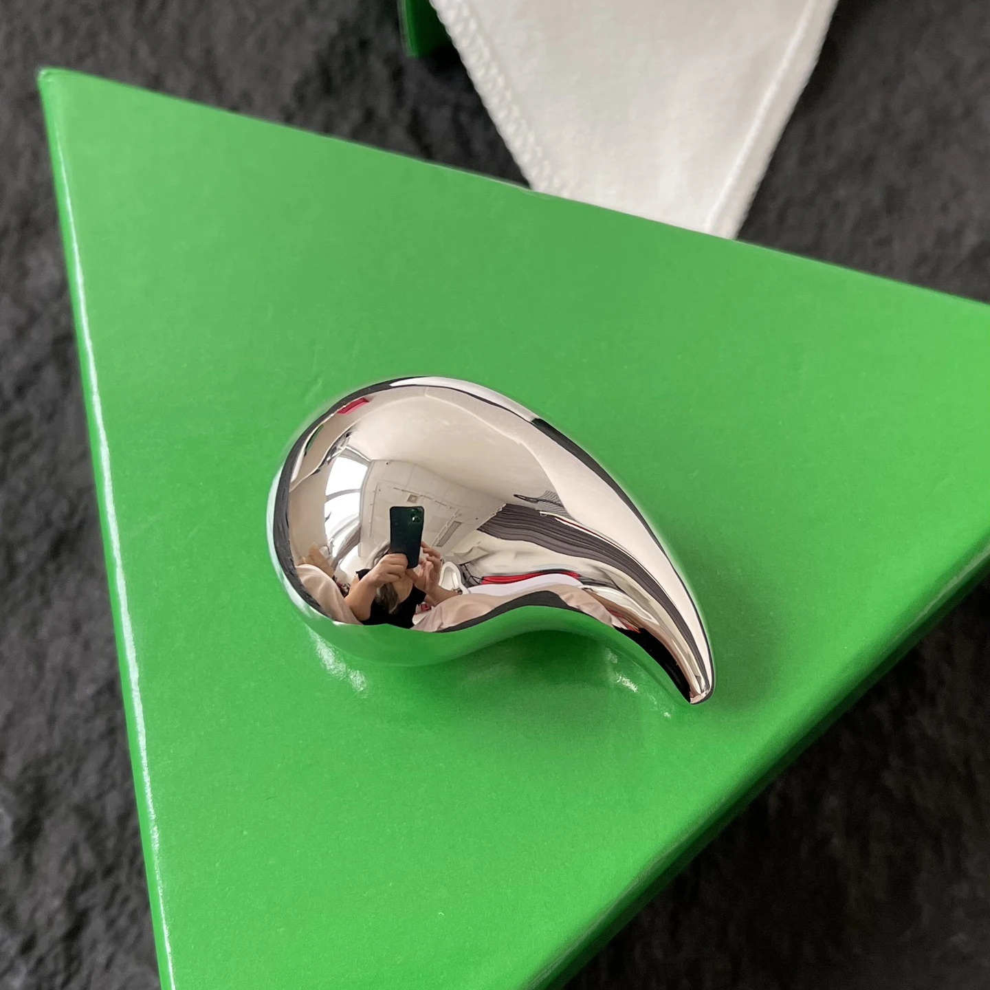 

Europe America Brass Plated Platinum Water Droplet Luxury Brooch Women Top Quality Jewelry Trend