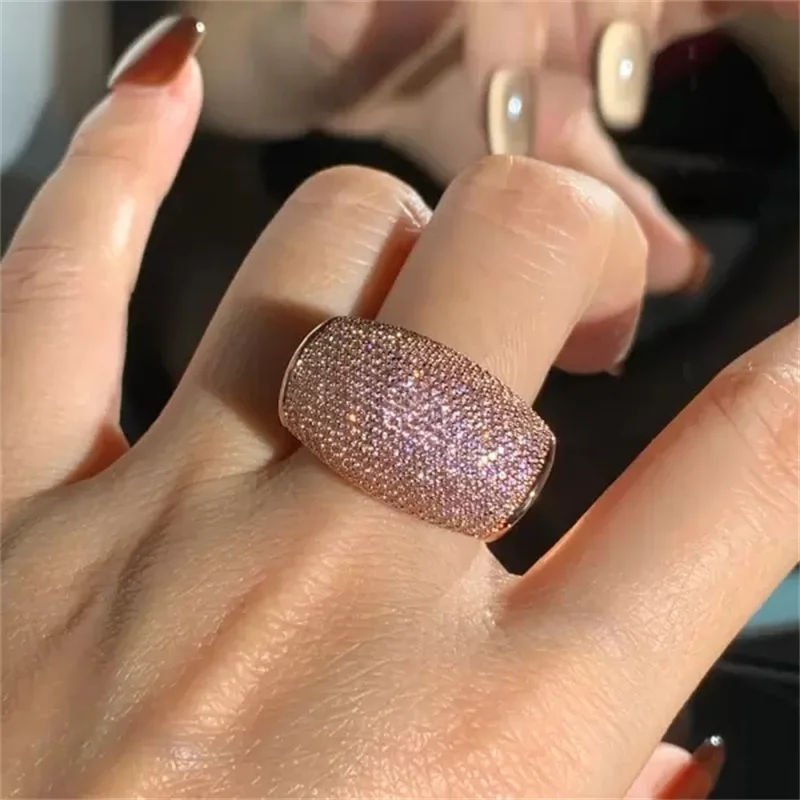 Eleganter synthetischer weißer Zirkon-Ring für Damen, Roségold, breites Design, modische Ringe, Bankett-Hochzeitsschmuck