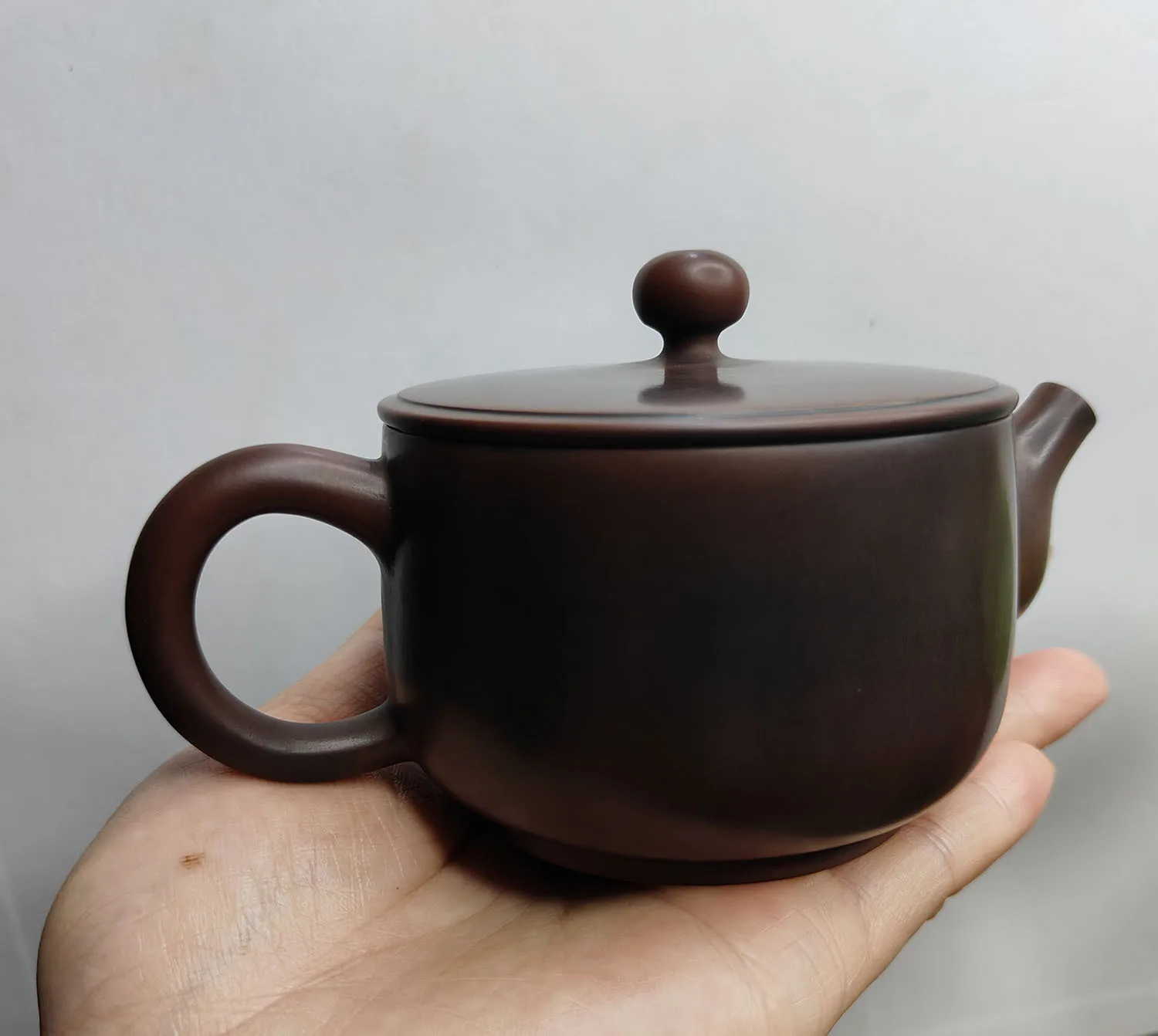 Qinzhou Nixing pottery handmade teapot Yongquan Han tile pot 37 holes filter pure raw mineral mud large mouth brewing teapot