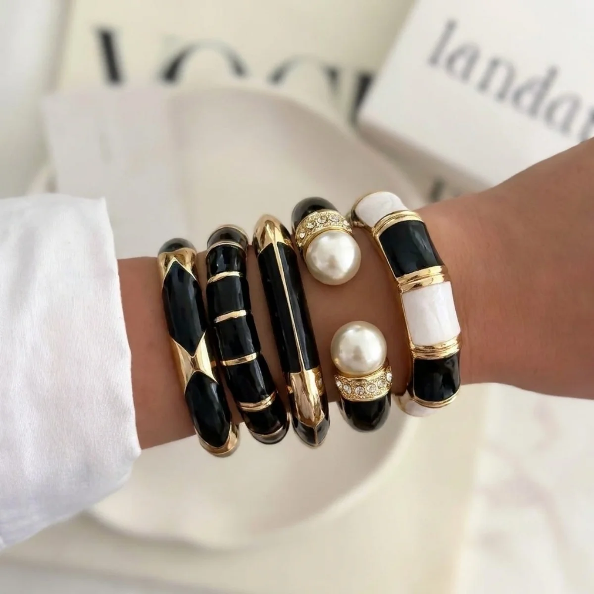 Vintage Schwarz-Weiß Gesplittete Emaille-Manschettenarmbänder für Damen und Herren, Punk Geometrisches Blumenmuster, Wellenförmiger Bambus-Gelenk-Armreif Schmuck – Detail 22