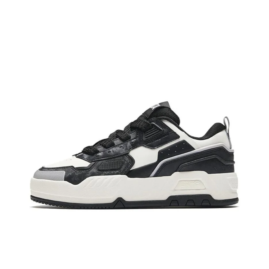 Anta Slip Resistant Abrasion Resistant Low top Skateboard Shoes Men's Black White 112438028-3