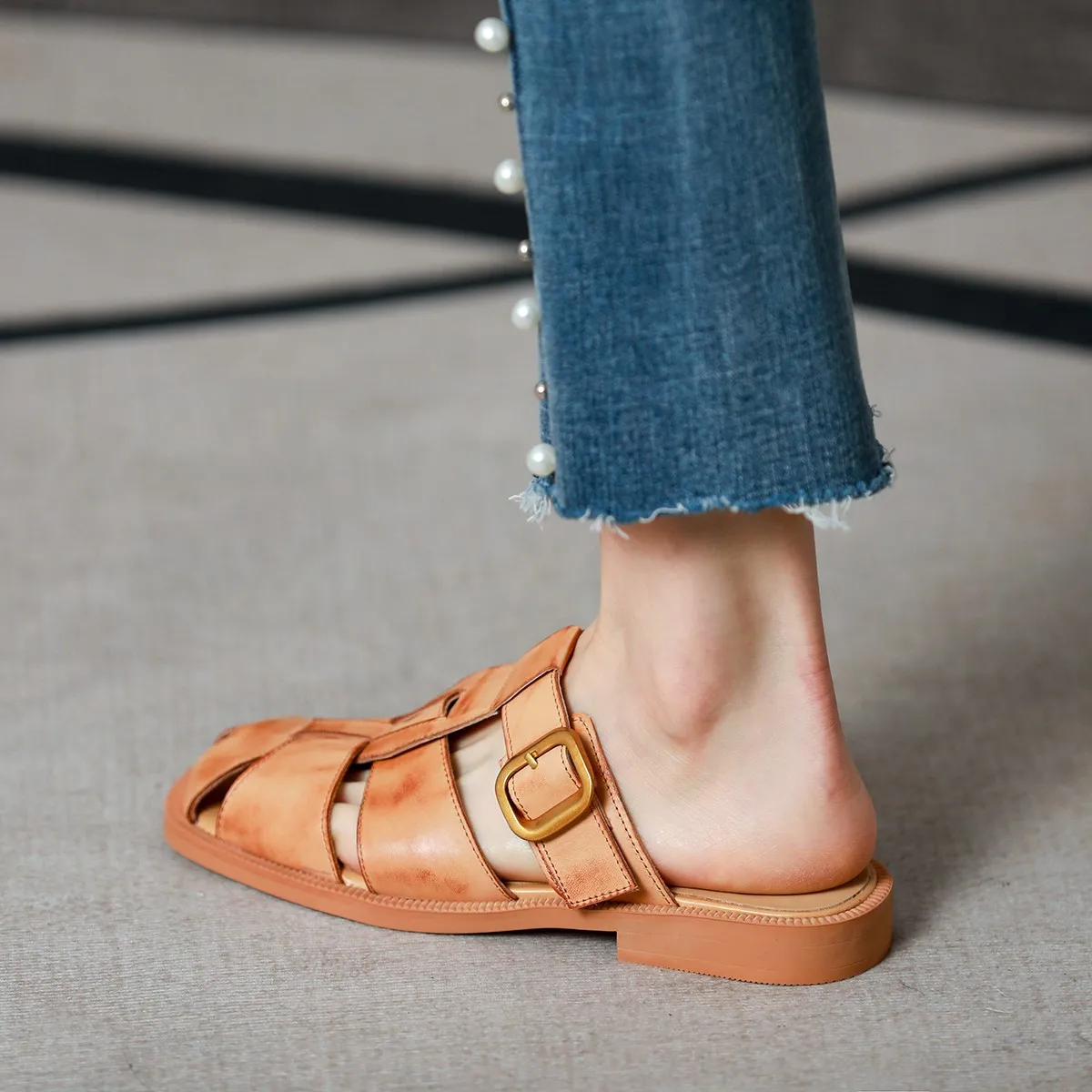 

Closed Toe Casual Slippers Slip On Simple Mules Outwear Spring Flats Female Cowhide Mullers Womens' Beach Shoes Summer Slippers