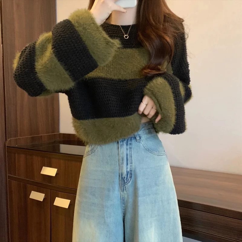 

Loose Striped Sweater for Women Autumn Winter Retro Outerwear Lazy Style Pullover Thick Short Style Round Neck Knitted Sweater