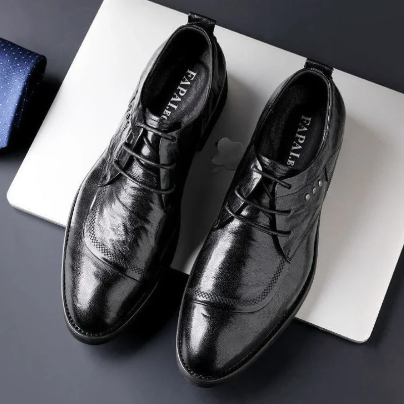 

Яркая верхняя мужская обувь со шнурками в британском стиле из воловьей кожи, не повседневная мужская одежда, 2025 39, мужская официальная обувь