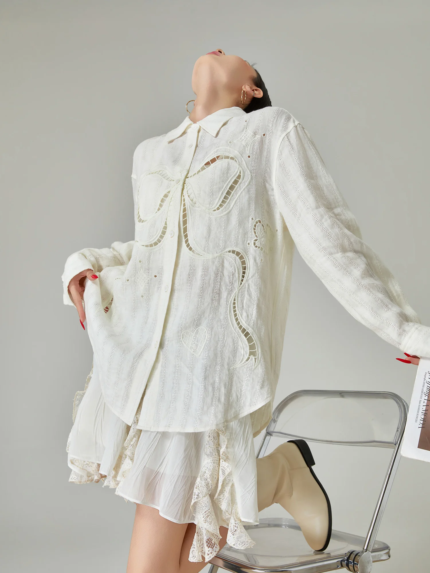 

White Embroidered Hollow Knot irt Women's Loose Lazy Vaion Sle Casual irt Coat Trendy Polyester Fiber