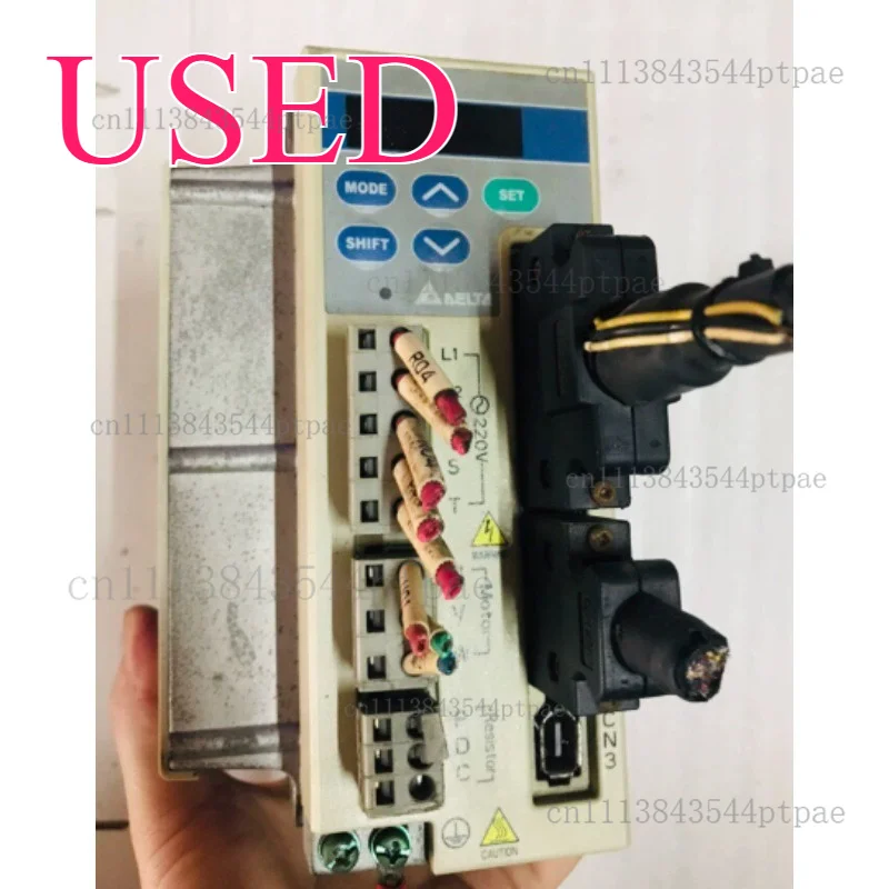 un-servomoteur-modele-asd-a0721la-750w-photo-reelle-prise