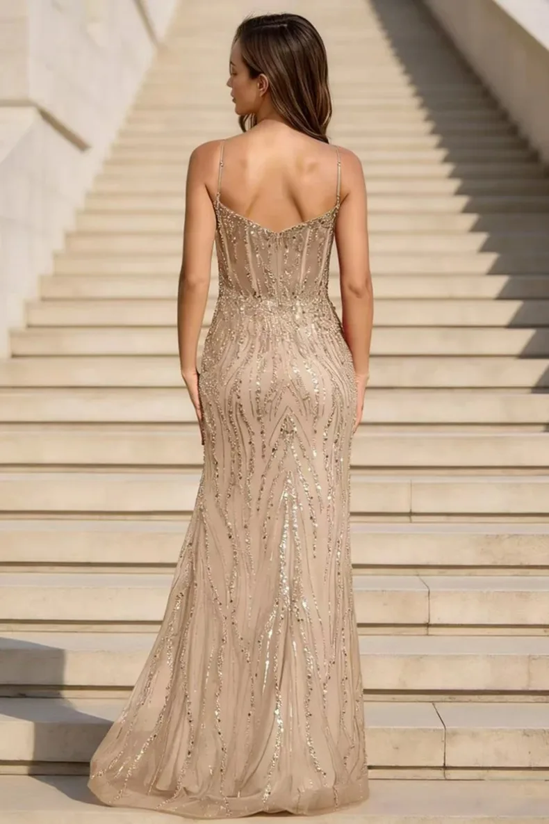 Nagelperlenbesetztes trägerloses Fischschwanzkleid mit tailliertem Schnitt und sexy Party-Flair, elegantes Kleid für Abschlussfeier und Brautjungfern. – Detail 3