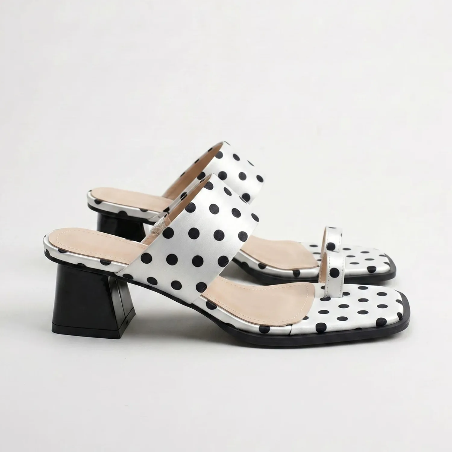 

Women Summer New Thong Slippers European American Style Square Toe Block Heel Polka Dot High Heel One Strap Plus Size Footwear
