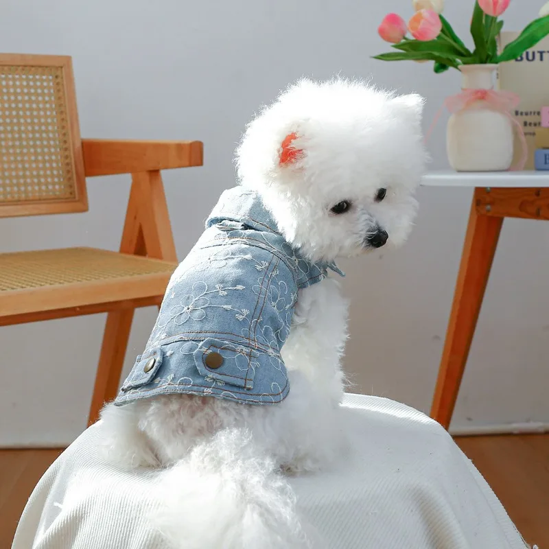 

Dog Coat Spring Summer New Puppy Dog Cat Clothing with Embroidered Denim and Hook Flower Design Coat