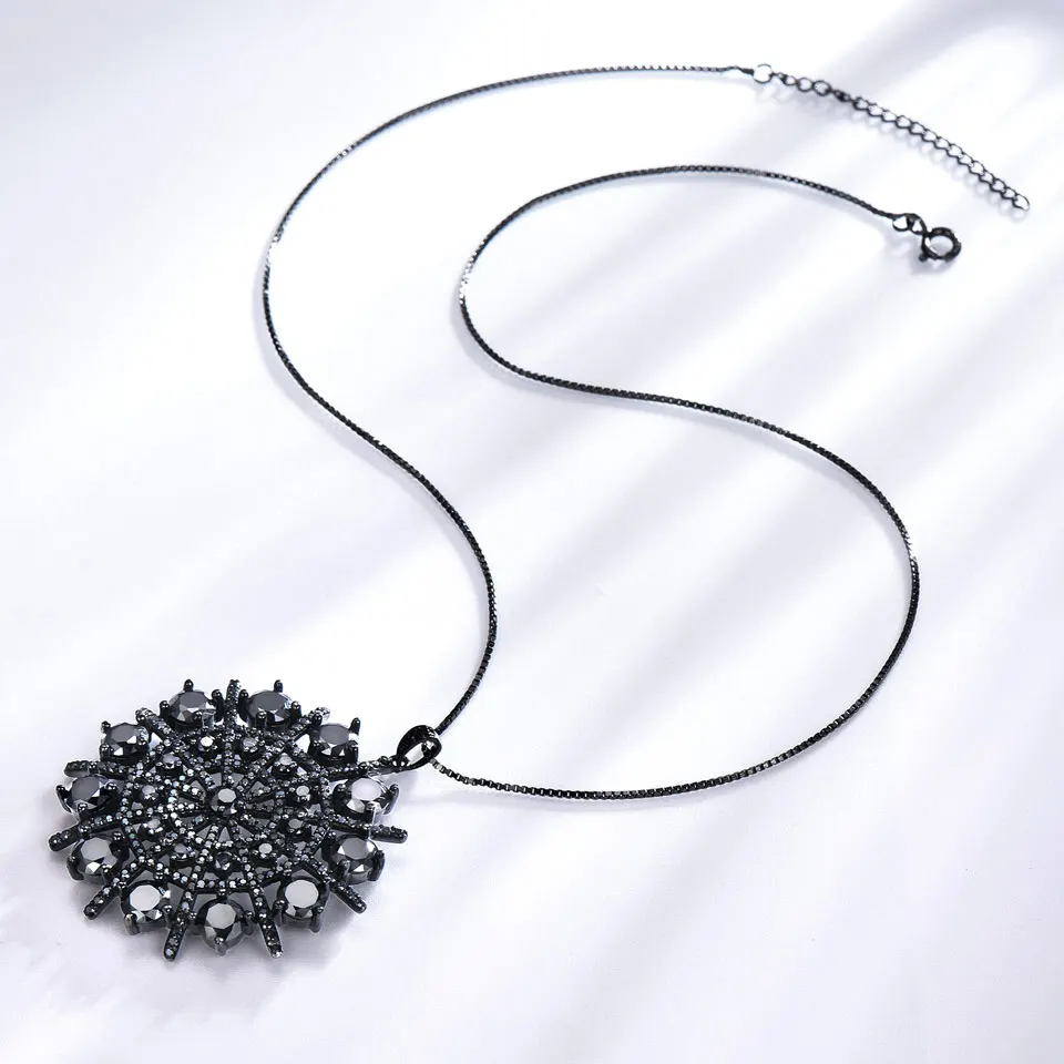 

Black Spnial Pendant S925 Silver Necklace for Women Dark Style New 2026