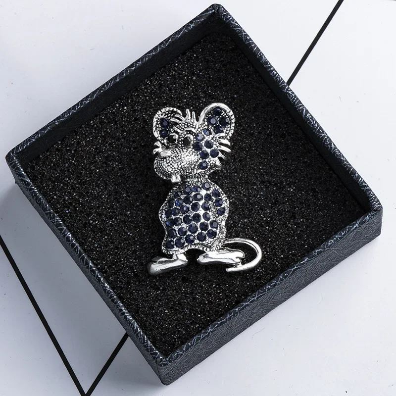 New Vintage Zodiac Mouse Spilla Strass Animale Spilla da uomo Abito Distintivo Sciarpa Fibbia Abbigliamento Festa Accessori donna