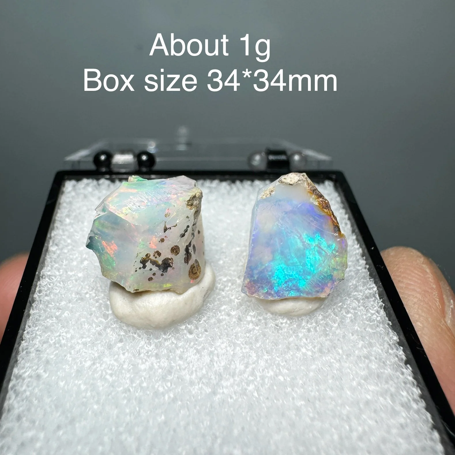 Natural Ethiopia Opal Gem Mineral Specimen (No Need Water Need Lighting) Box Size:34X34mm Maybe Small Cracks A1-22