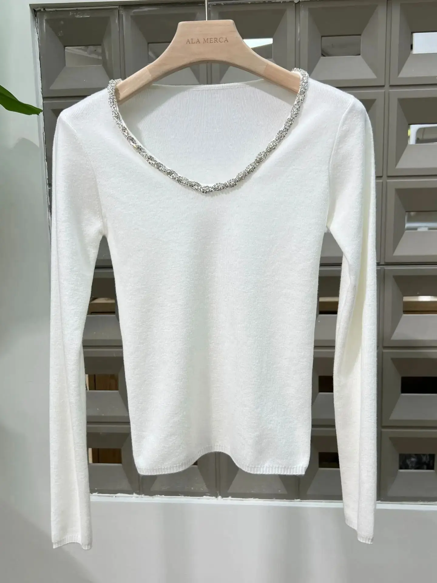 

Осенний новый популярный стиль, элитная роскошная шикарная вязаная футболка ручной работы со стразами и круглым вырезом, женская повседневная мода, топ с длинными рукавами