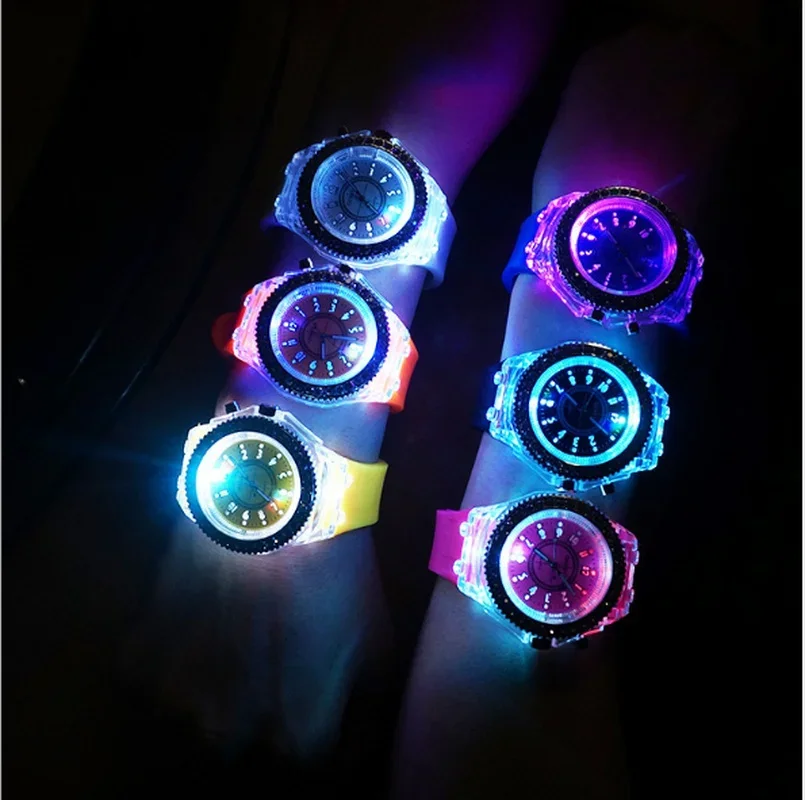 Relógio LED de strass luminoso personalizado para homens e mulheres, relógio de pulso flash para estudantes e amantes, geléias femininas e masculinas