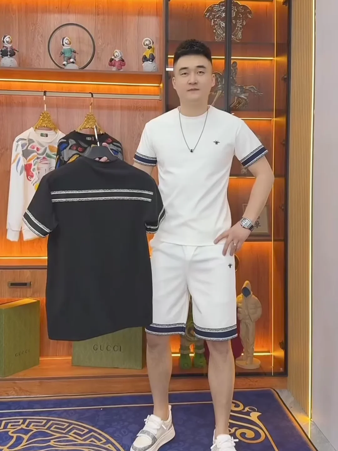 

High Quali Casual Men's Two-Piece Set Summer Faion Versatile Busin Sle ort Sve T-irt And orts Ensemble