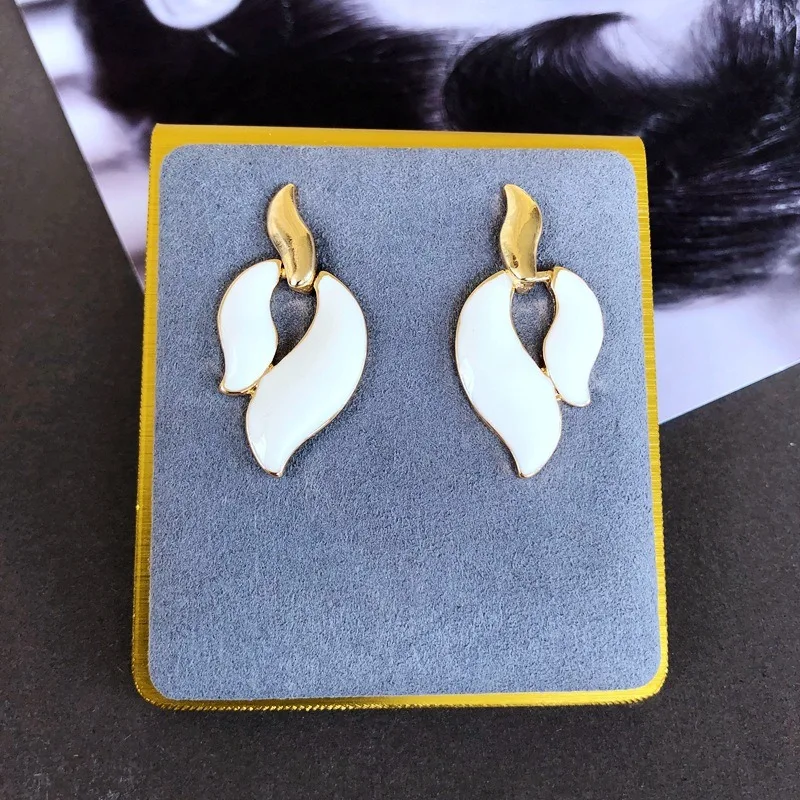 

Omara Exquisite Earrings Simple Pearl Silver Needle Earrings Resin Drip Glaze Love Gemstone Silver Needle Earrings
