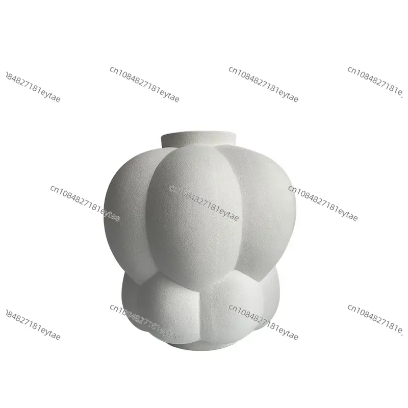 Grape-shaped black and white ceramic vase decorative ornament, creative Nordic dining table flower ware