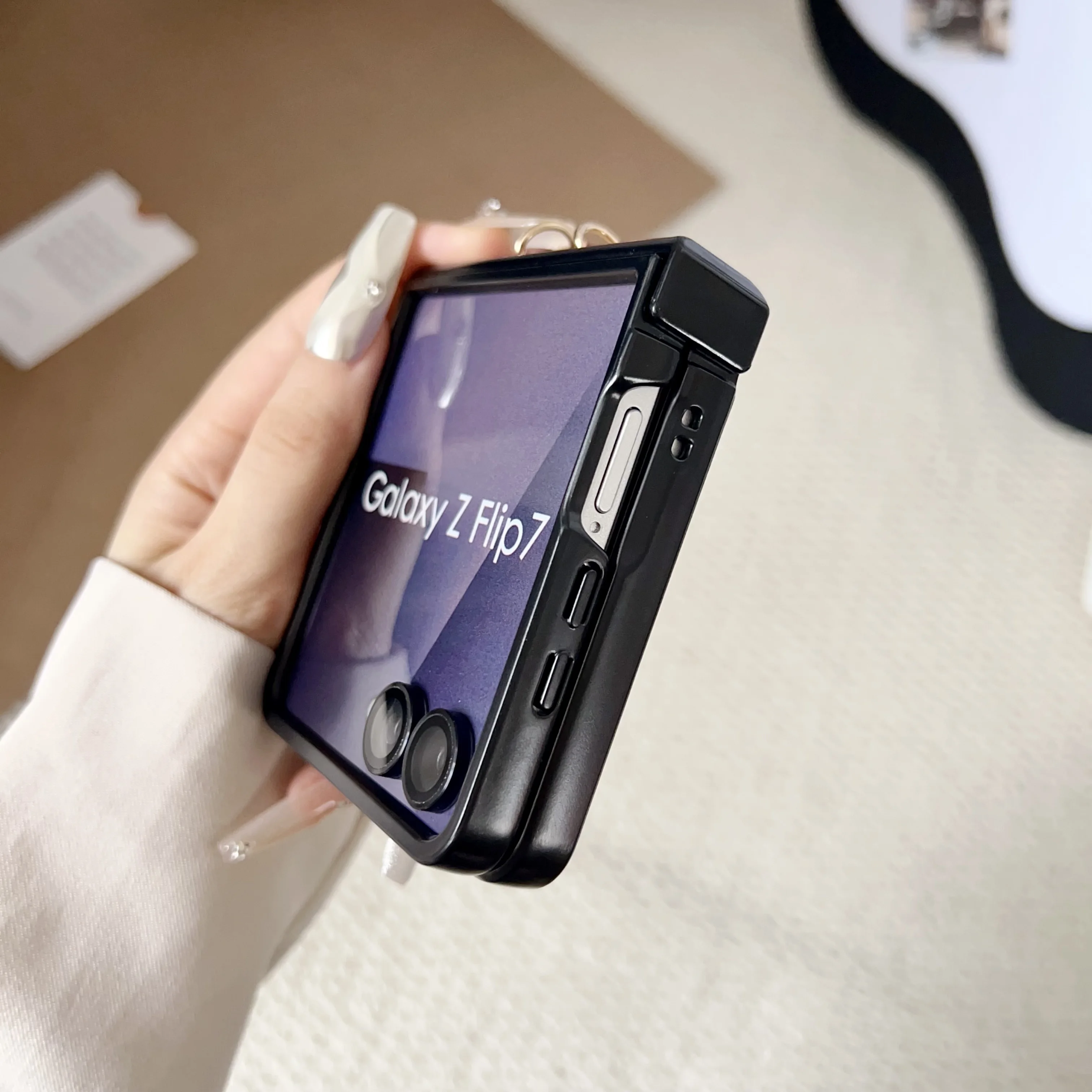 Rhombus Retro Handgelenkschlaufe PU-Leder Handyhülle für Samsung Galaxy Flip 7 FE 6 5 4 3 Flip7 stoßfeste Scharnierabdeckung – Detail 14