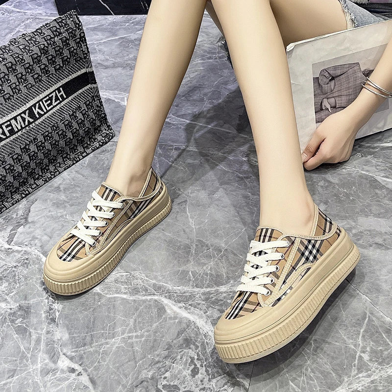 Canvas shoes women 2024 summer new breathable retro all fashion casual sports shoes women niche design sense