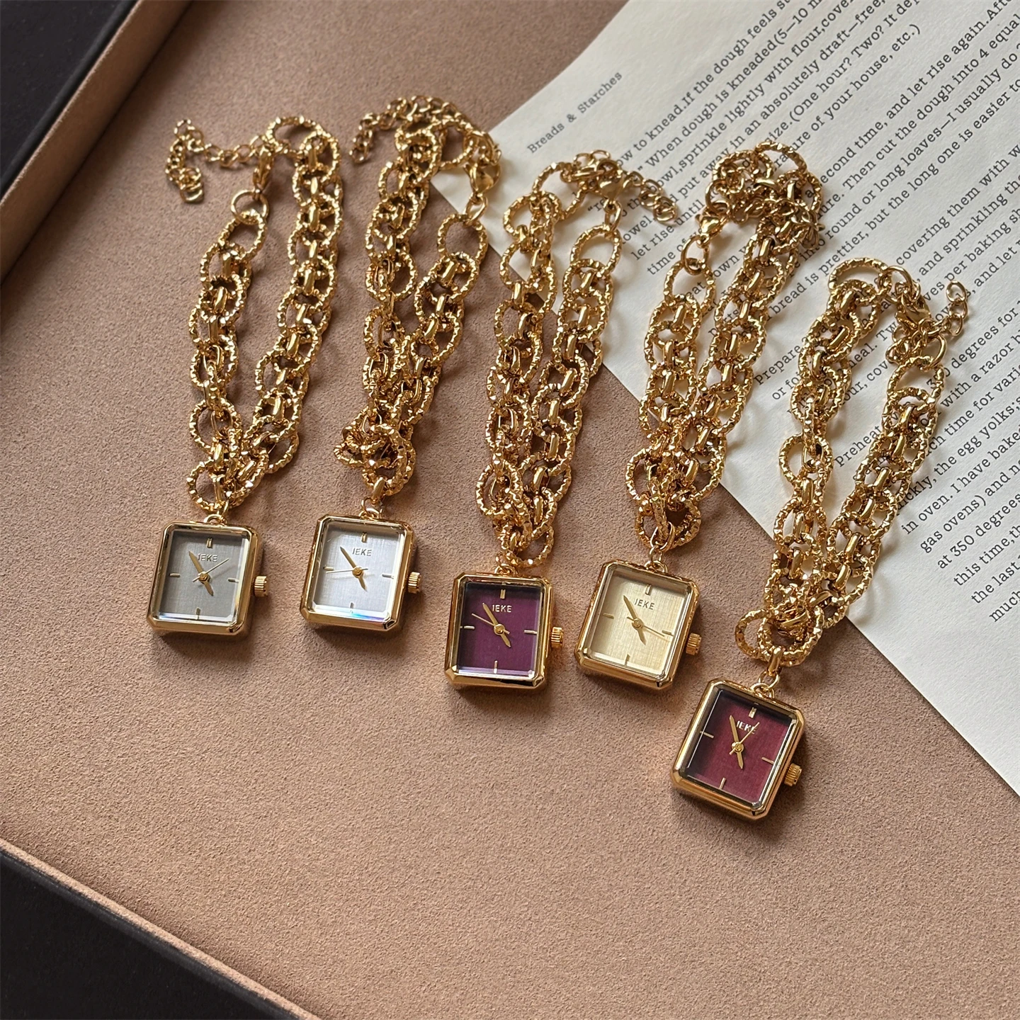 Exquisite Chain Design Women'S Watch, Elegant Retro Style, Small Gold Chain Watch, Quartz Bracelet Watch, Women'S Series.